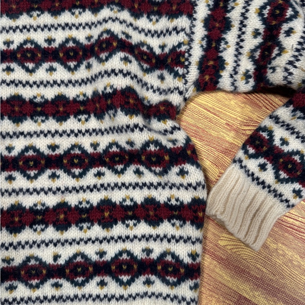 Cozy Patterned Sweater - Picture 2 of 5